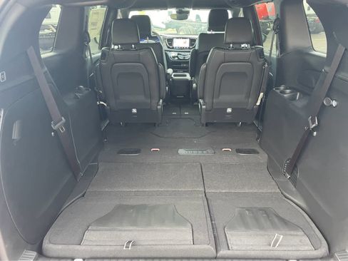 New 2026 Chrysler Pacifica Select image 13