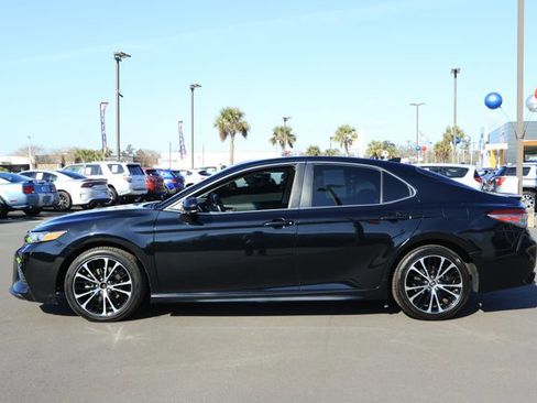 Used 2019 Toyota Camry SE image 9