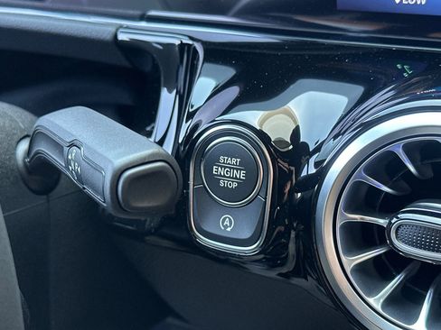 Certified 2025 Mercedes-Benz GLA 250 4MATIC image 22