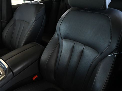Used 2022 BMW X6 M50i AWD/4WD image 11