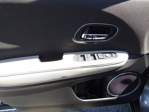 Used 2019 Honda HR-V EX image 11