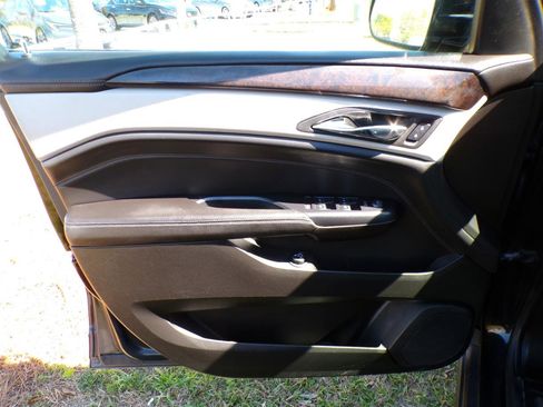 Used 2014 Cadillac SRX Luxury w/ Driver Awareness Package image 33