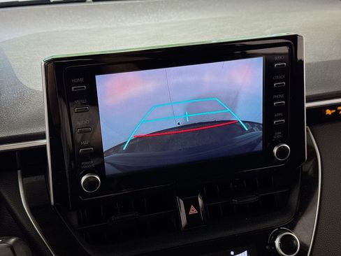 Used 2020 Toyota Corolla LE FWD image 2