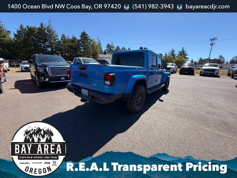 Used 2025 Jeep Gladiator Sport AWD/4WD image 5