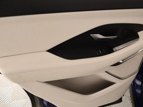 Used 2021 Jaguar E-PACE SE image 17