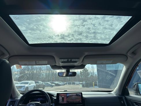 New 2026 Nissan Pathfinder SL image 29