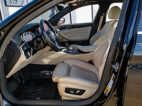 Used 2019 BMW 530e w/ Convenience Package image 5