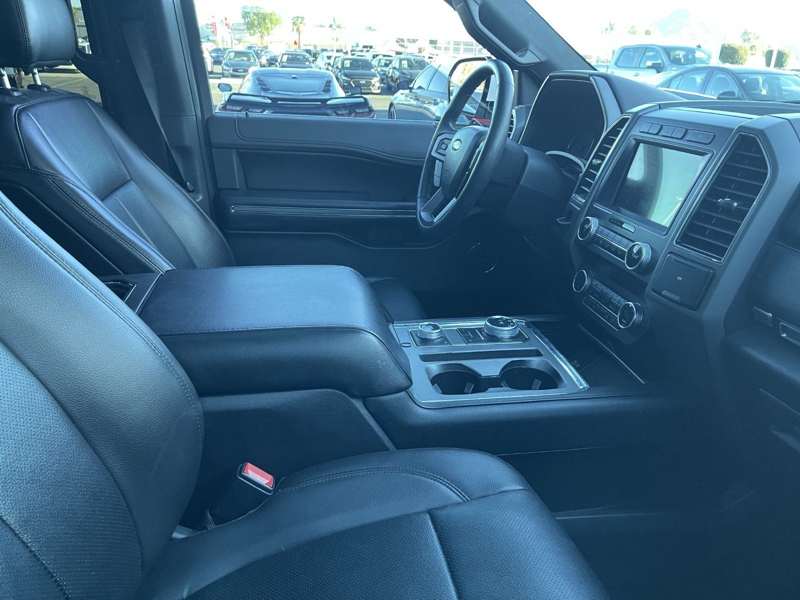 Used 2020 Ford Expedition XLT w/ Equipment Group 202A AWD/4WD image 9