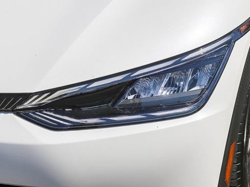 Used 2024 Kia EV6 Light RWD image 8