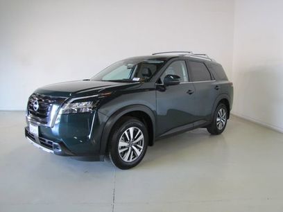 Used 2023 Nissan Pathfinder SL