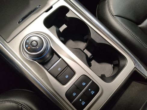 Used 2024 Ford Explorer XLT w/ Equipment Group 202A image 26