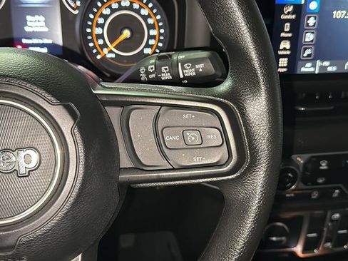 Used 2025 Jeep Wrangler Sport image 24