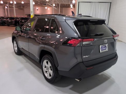 Used 2019 Toyota RAV4 XLE w/ Convenience Package AWD/4WD image 5