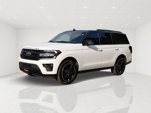 Certified 2023 Ford Expedition Limited AWD/4WD image 2
