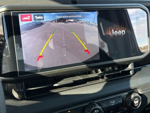 Used 2024 Jeep Wrangler Unlimited Sahara w/ Technology Group image 40