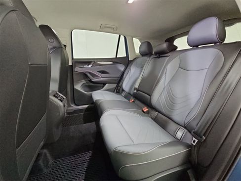 New 2026 Volkswagen Tiguan SE image 19