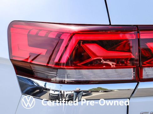 Used 2023 Volkswagen Atlas SE w/ Black Wheel Package FWD image 10