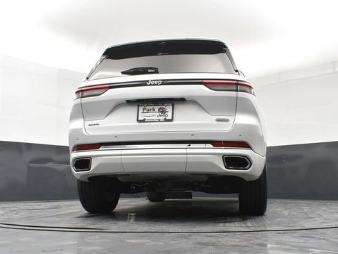 Used 2023 Jeep Grand Cherokee Overland w/ Luxury Tech Group IV AWD/4WD image 23
