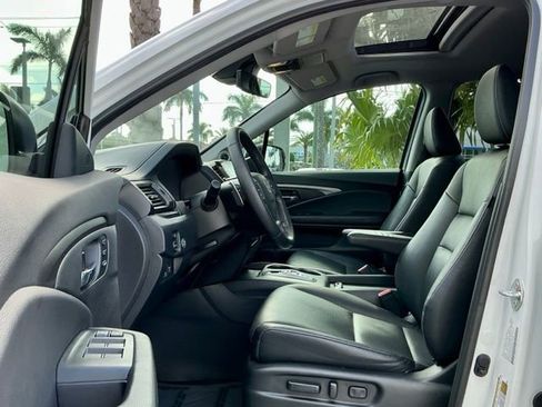 Certified 2023 Honda Ridgeline RTL image 9