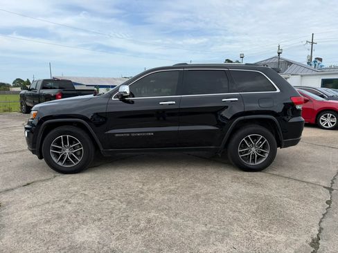 Used 2017 Jeep Grand Cherokee Limited RWD image 2