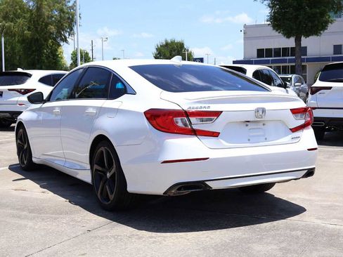 Used 2018 Honda Accord Sport image 4