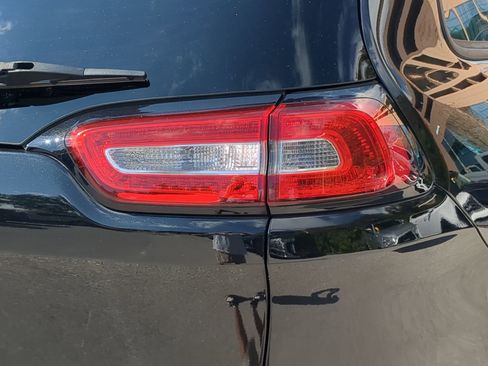 Used 2016 Jeep Cherokee Trailhawk w/ Comfort/Convenience Group image 37