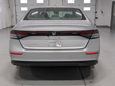 Used 2023 Honda Accord EX image 8
