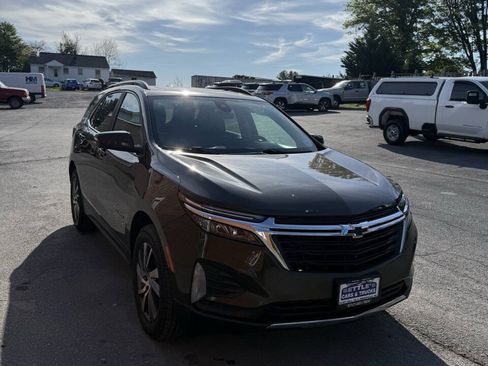 Used 2023 Chevrolet Equinox LT AWD/4WD image 4