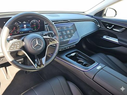 Used 2025 Mercedes-Benz E 350 4MATIC Sedan image 16