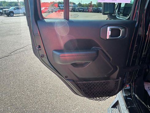 Used 2020 Jeep Wrangler Unlimited Rubicon w/ Quick Order Package 28Y Recon AWD/4WD image 13