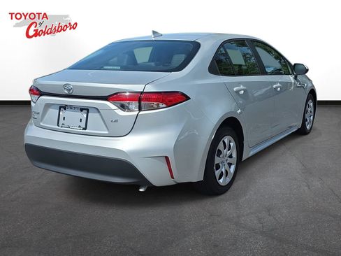 Used 2026 Toyota Corolla LE FWD image 5