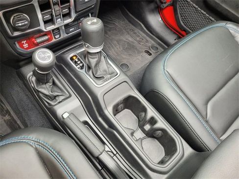 Used 2024 Jeep Wrangler Unlimited Rubicon 4xe image 28