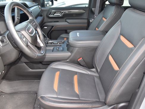 Used 2024 GMC Sierra 2500 AT4 w/ AT4 Premium Plus Package image 9