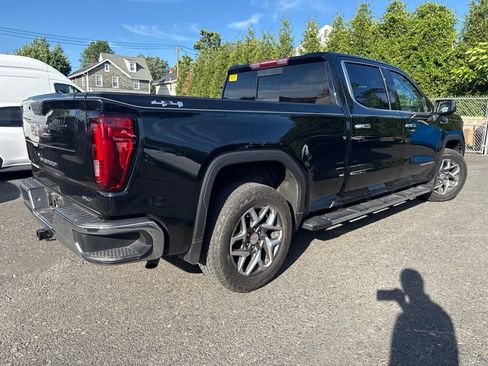 Used 2022 GMC Sierra 1500 SLT w/ SLT Convenience Package AWD/4WD image 4