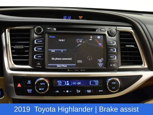 Used 2019 Toyota Highlander Limited AWD/4WD image 18