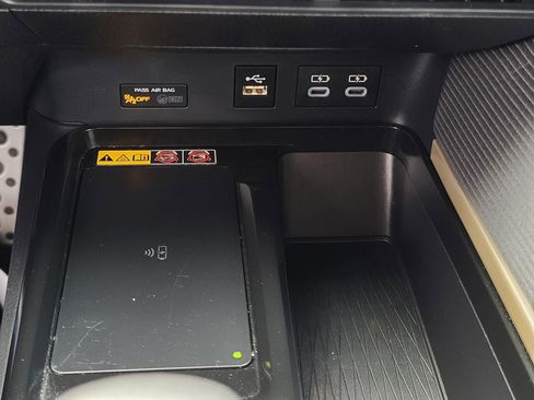 Used 2025 Toyota Camry SE image 27