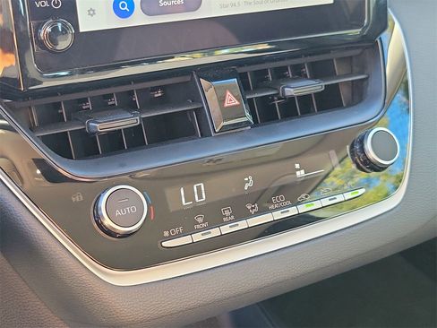 Used 2025 Toyota Corolla LE image 26