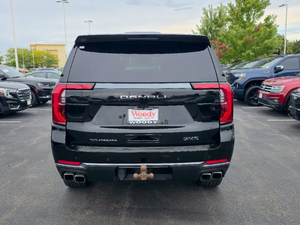 Certified 2025 GMC Yukon Denali Ultimate AWD/4WD image 9