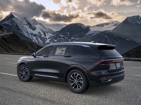 New 2026 Lincoln Nautilus Premier AWD/4WD image 4