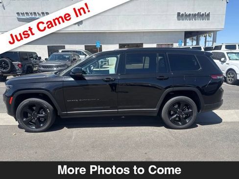 Used 2023 Jeep Grand Cherokee L Laredo AWD/4WD image 2