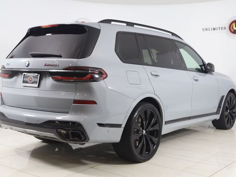 Used 2024 BMW X7 M60i AWD/4WD image 3