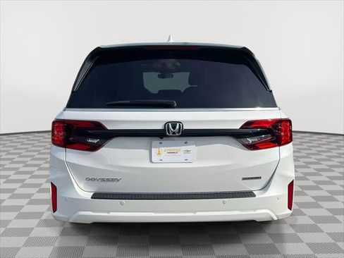Used 2025 Honda Odyssey Touring image 5