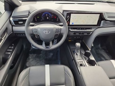 Used 2026 Toyota Camry SE w/ Multimedia Upgrade Package image 15