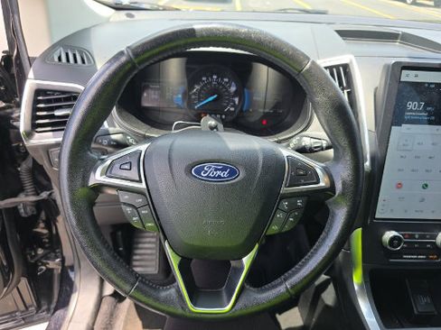 Used 2022 Ford Edge Titanium AWD/4WD image 5