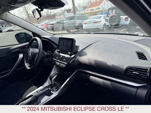 Used 2024 Mitsubishi Eclipse Cross LE image 9