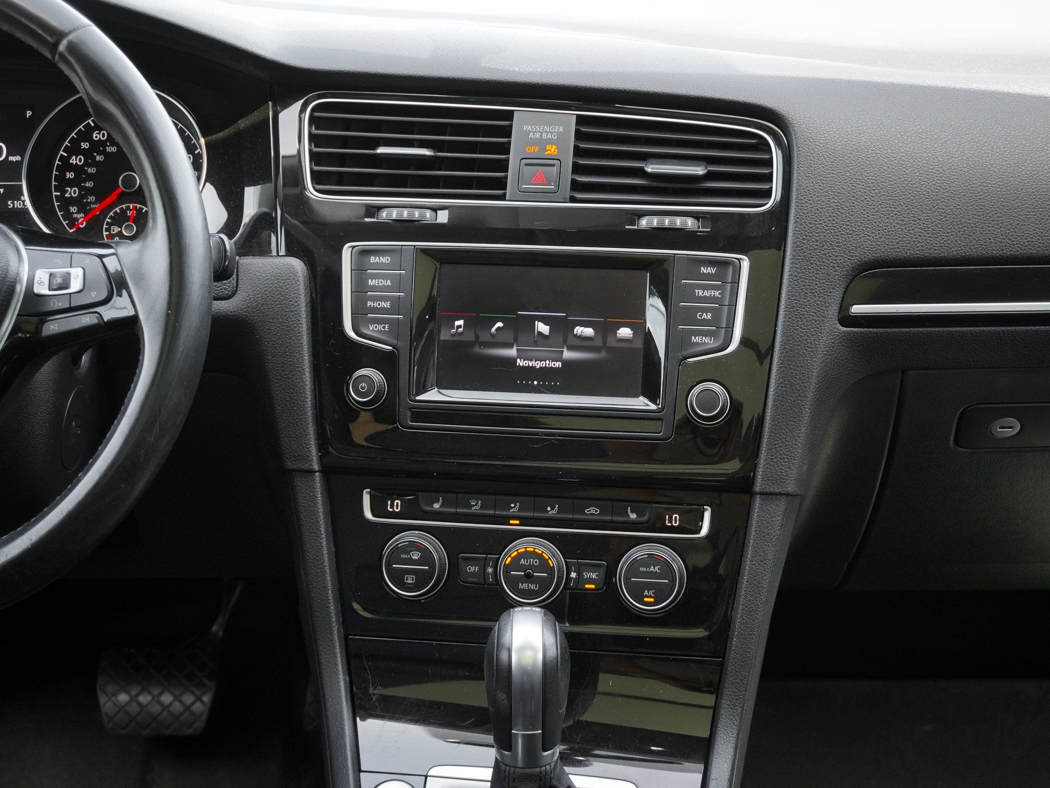 Used 2015 Volkswagen Golf TDI SEL w/ Lighting Package (SEL) FWD image 29