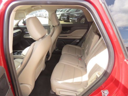 Used 2024 Lincoln Corsair Reserve FWD image 19