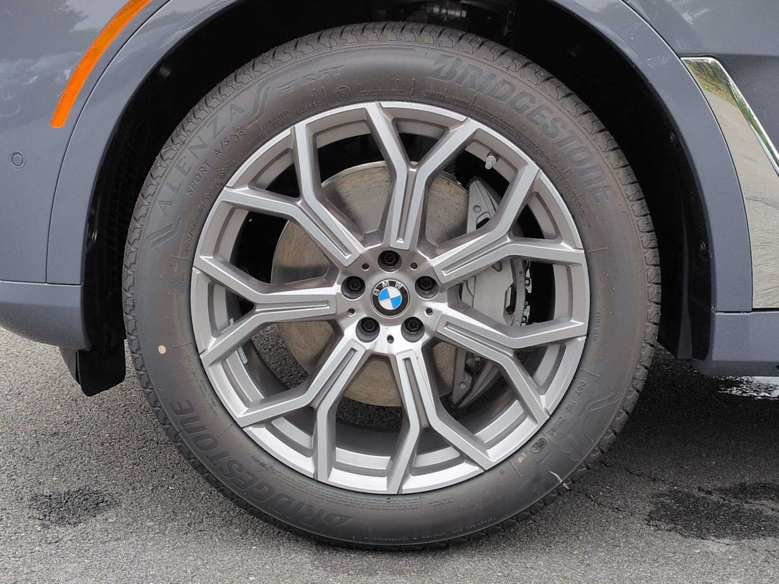 Used 2027 BMW X7 xDrive40i AWD/4WD image 14