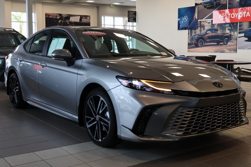 Used 2026 Toyota Camry XSE FWD image 3