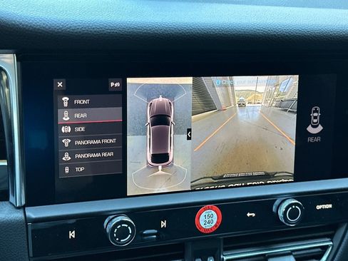 New 2026 Porsche Macan image 24